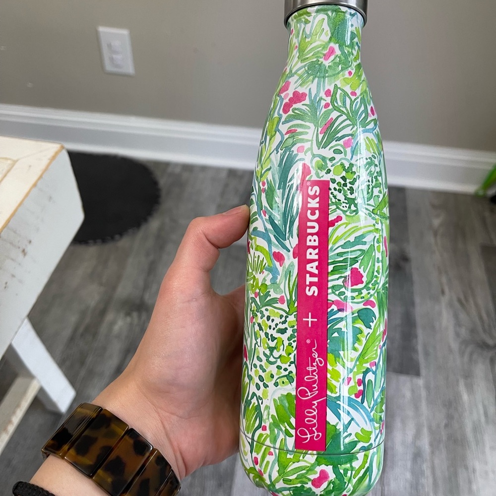LIMITED EDITION LILLY PULITZER + STARBUCKS COLLAB S’WELL WATER BOTTLE
